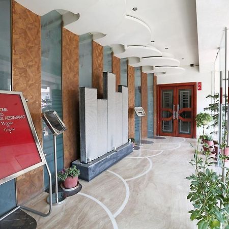New Hotel Broadway Varanasi Exteriör bild
