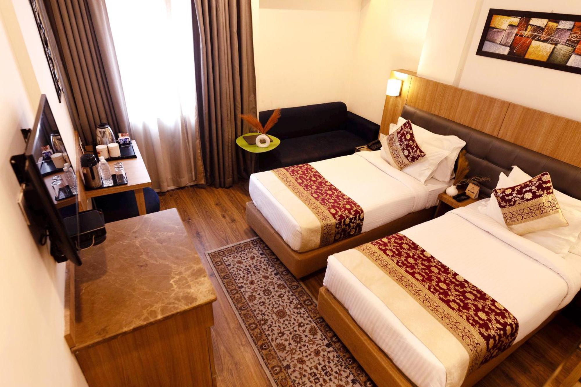 New Hotel Broadway Varanasi Exteriör bild