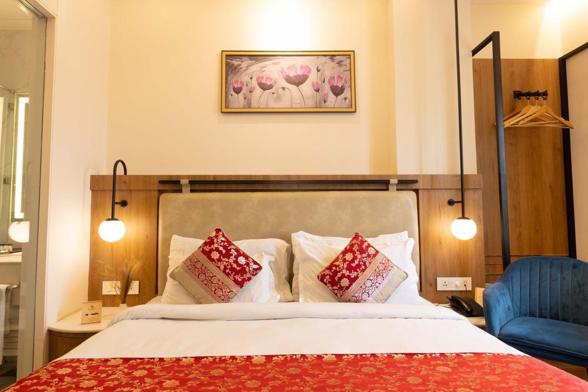 New Hotel Broadway Varanasi Exteriör bild