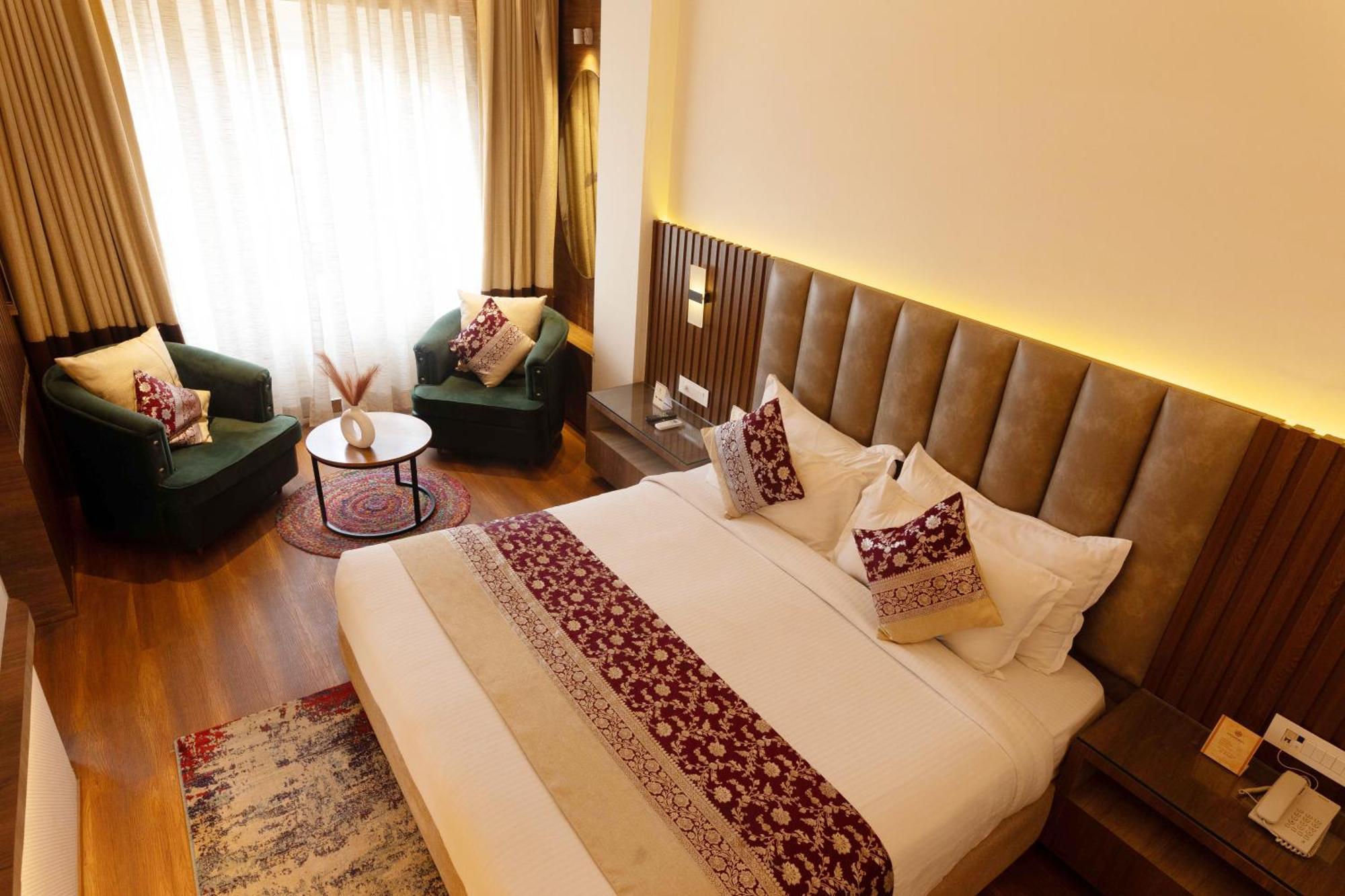 New Hotel Broadway Varanasi Exteriör bild