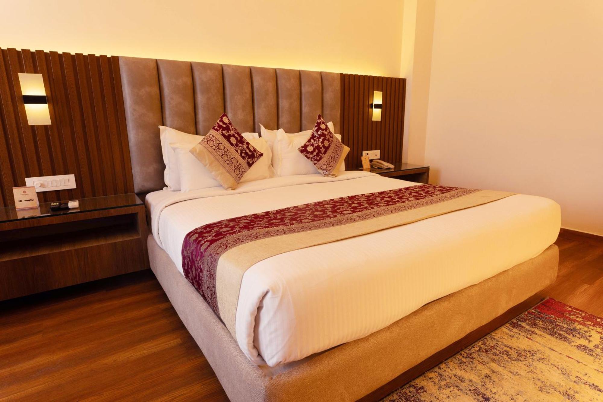 New Hotel Broadway Varanasi Exteriör bild