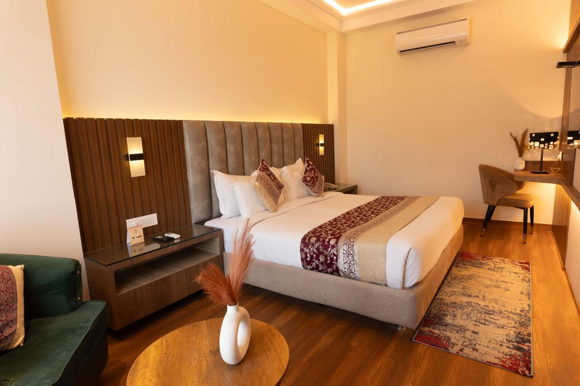 New Hotel Broadway Varanasi Exteriör bild