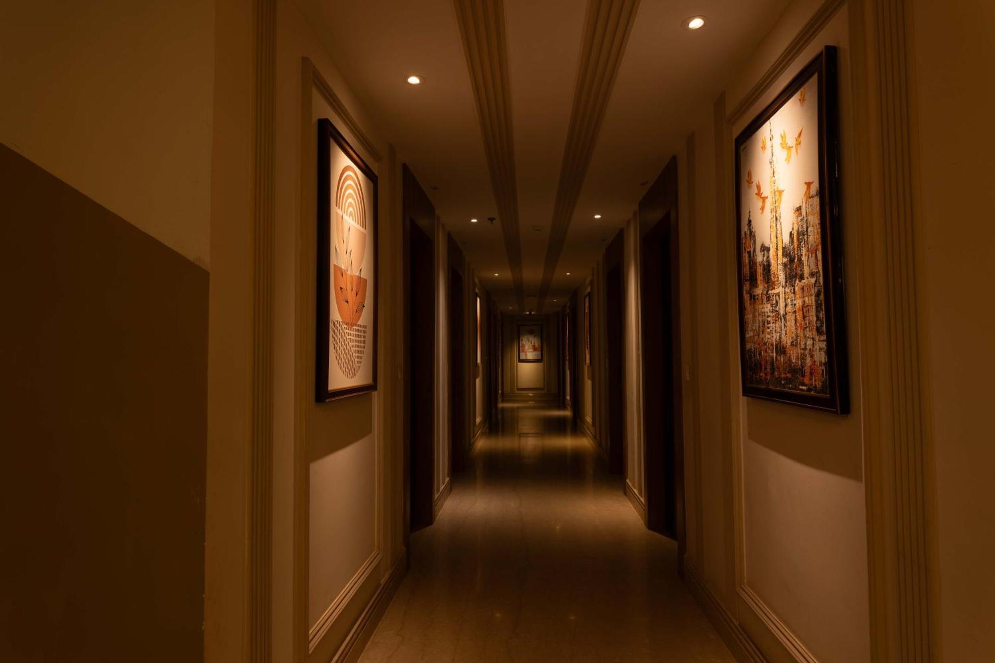 New Hotel Broadway Varanasi Exteriör bild