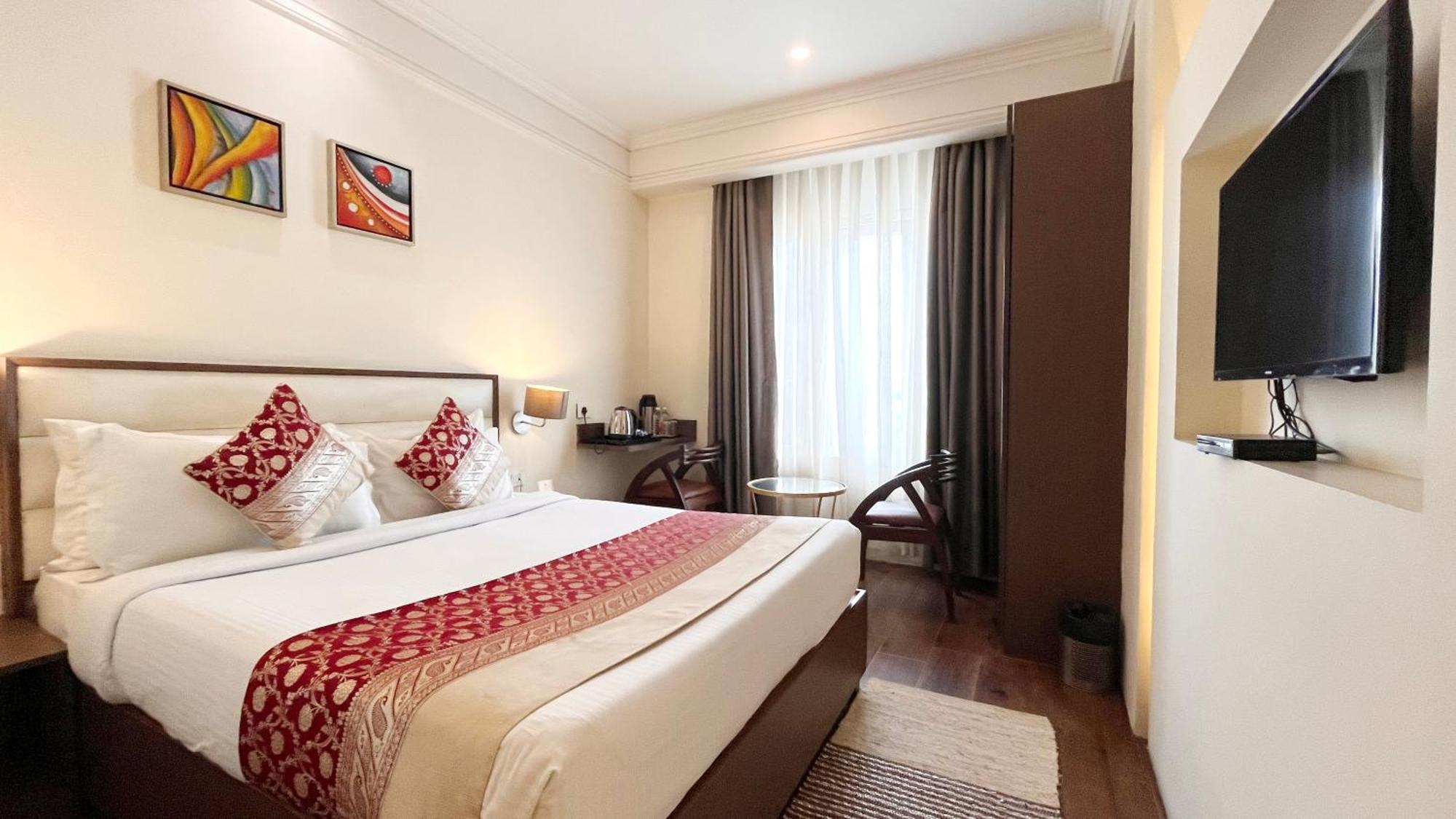 New Hotel Broadway Varanasi Exteriör bild