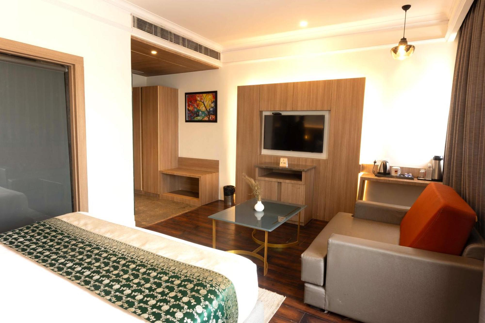 New Hotel Broadway Varanasi Exteriör bild