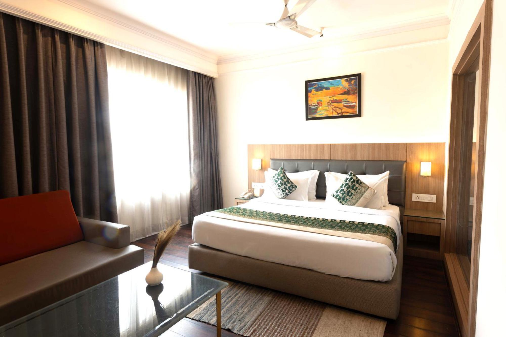 New Hotel Broadway Varanasi Exteriör bild