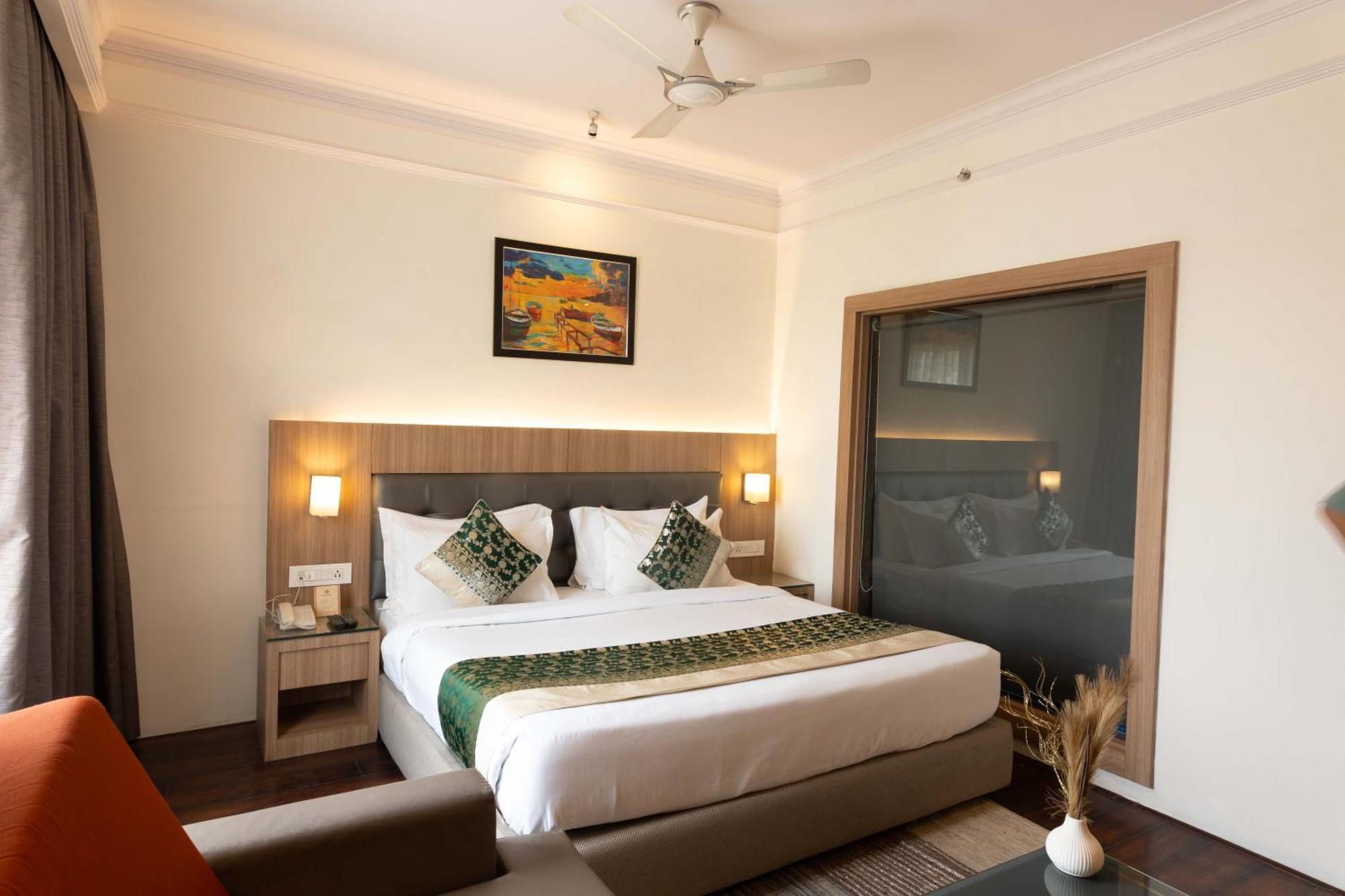 New Hotel Broadway Varanasi Exteriör bild