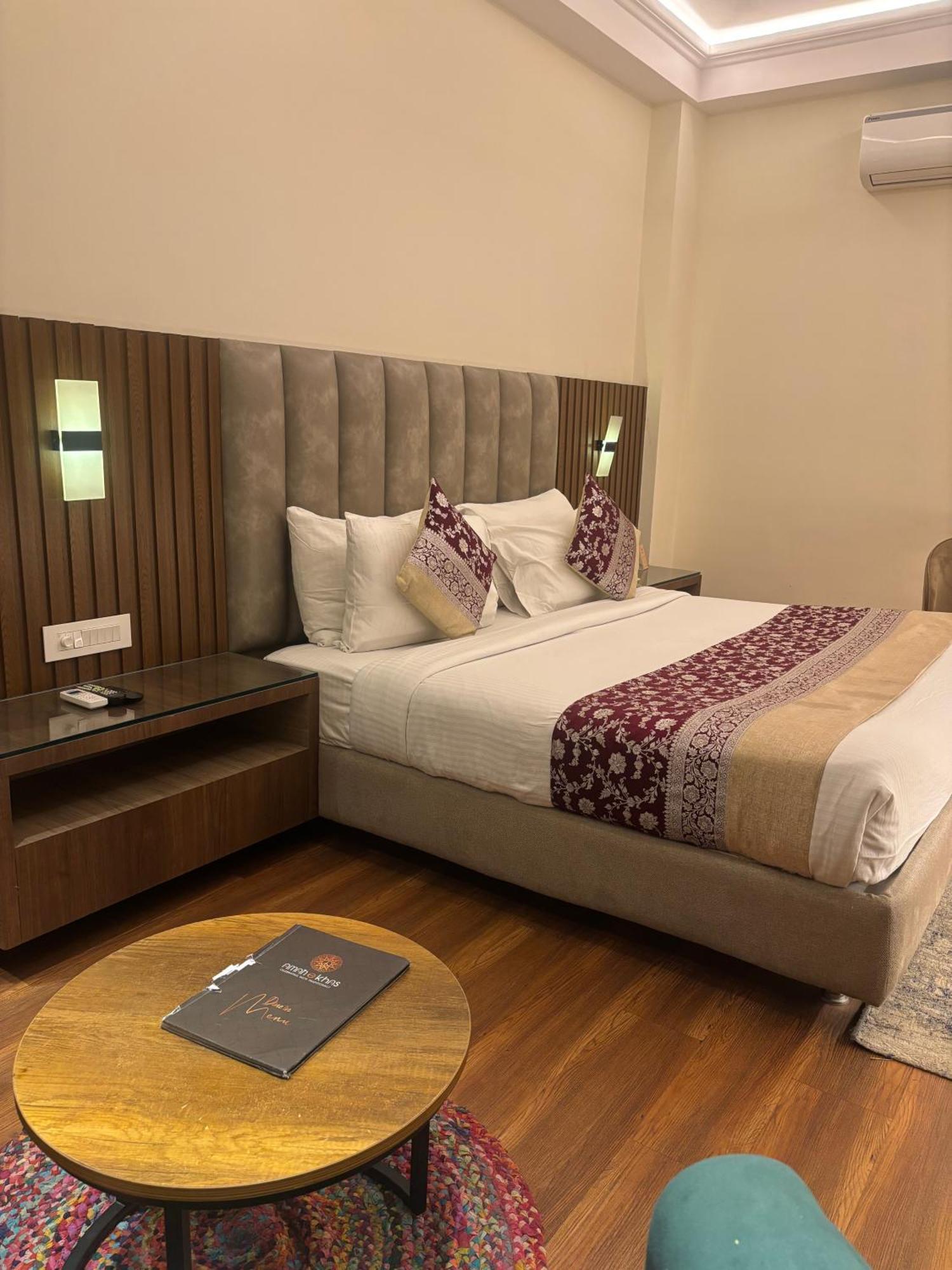 New Hotel Broadway Varanasi Exteriör bild