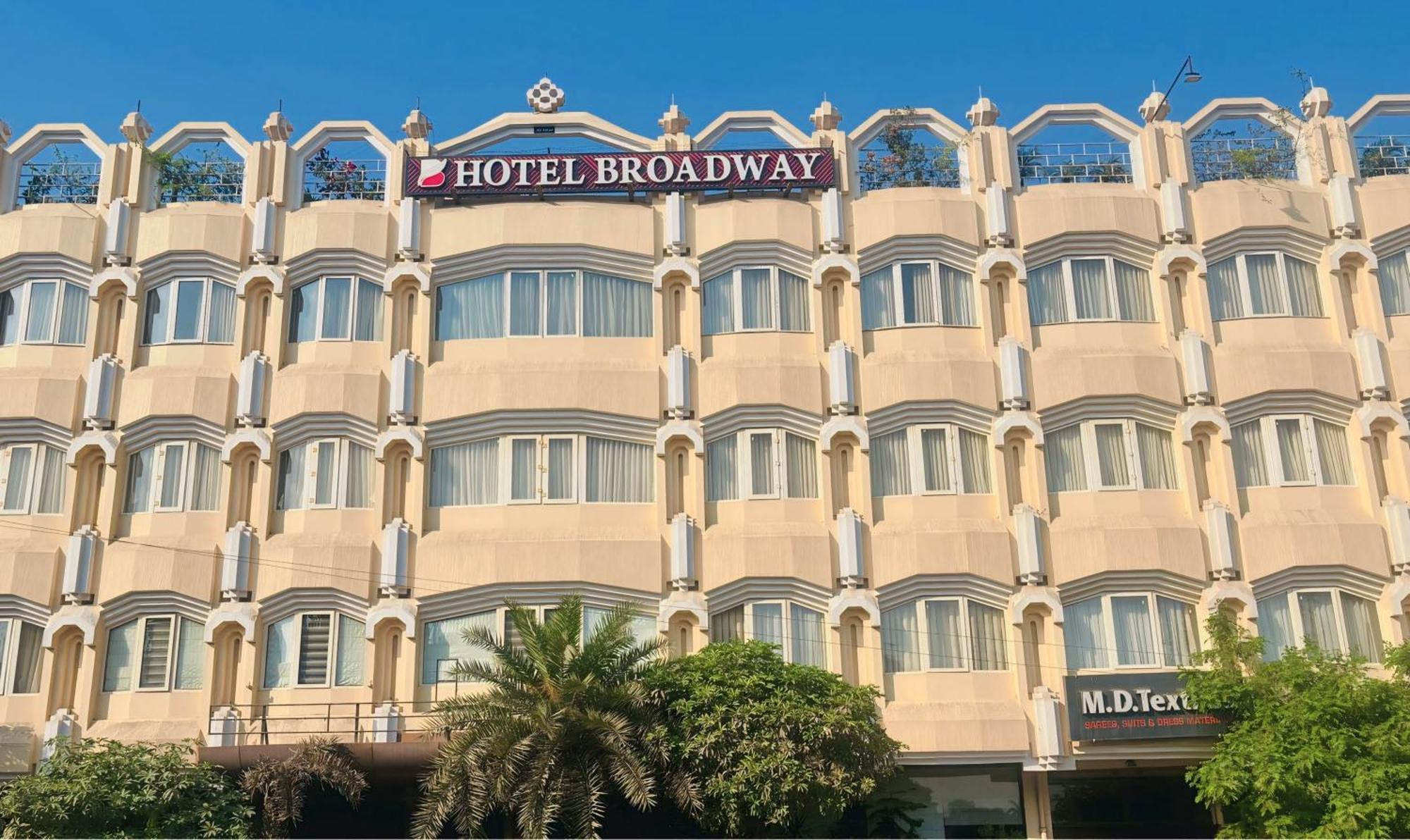 New Hotel Broadway Varanasi Exteriör bild