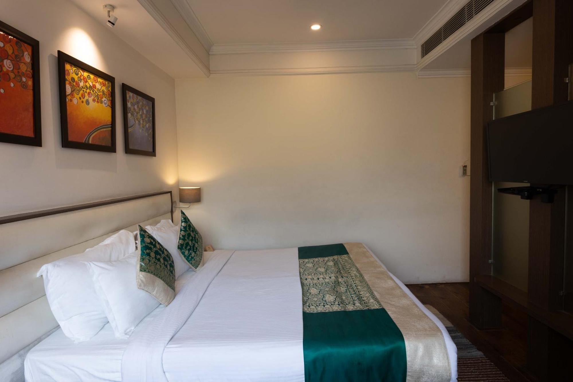 New Hotel Broadway Varanasi Exteriör bild