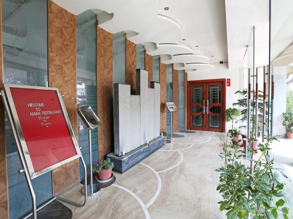 New Hotel Broadway Varanasi Exteriör bild
